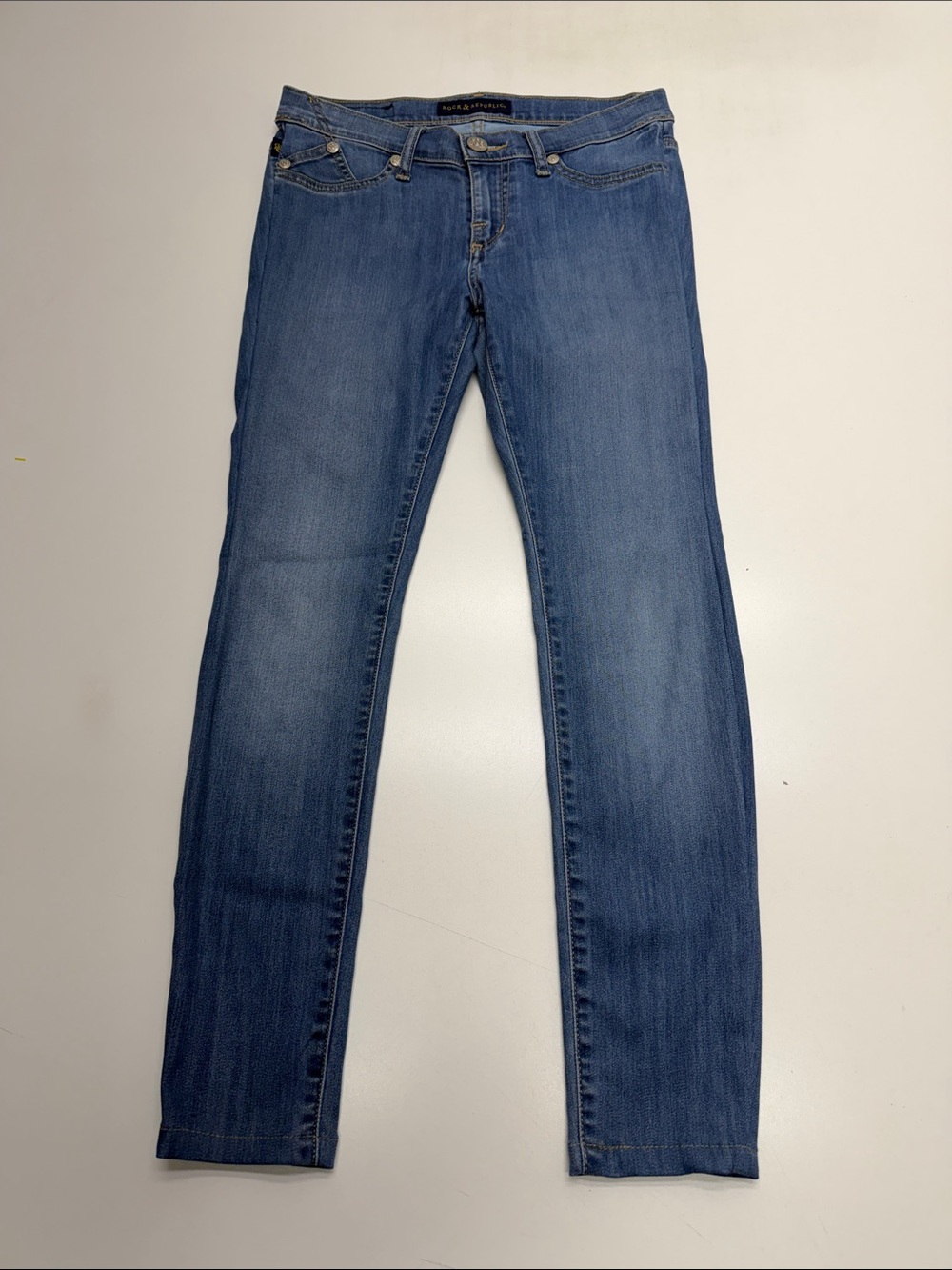 ROCK & REPUBLIC Women’s 6 Skinny Blue Jeans